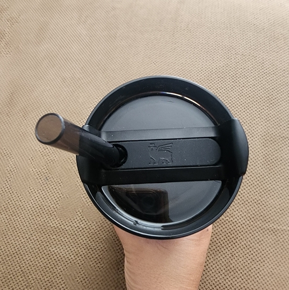 Stanley Matte Black Flowstate Quencher H2.0 Tumbler 14 oz - Picture 6 of 11